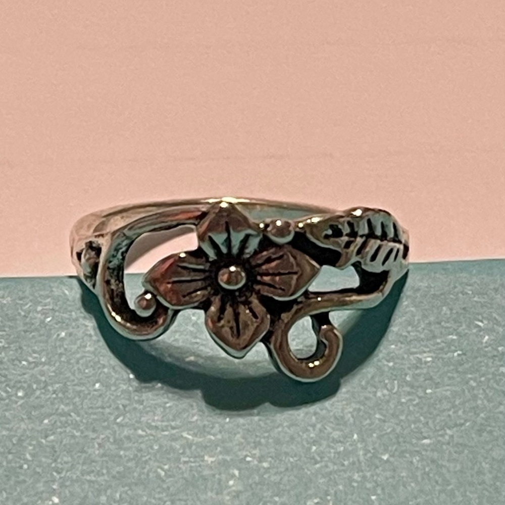 🔥2/$24 or 3/$30🔥 Floral Silver Ring🔥